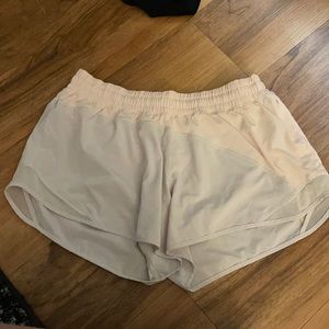 Lulu lemon hotty hot shorts 2.5”